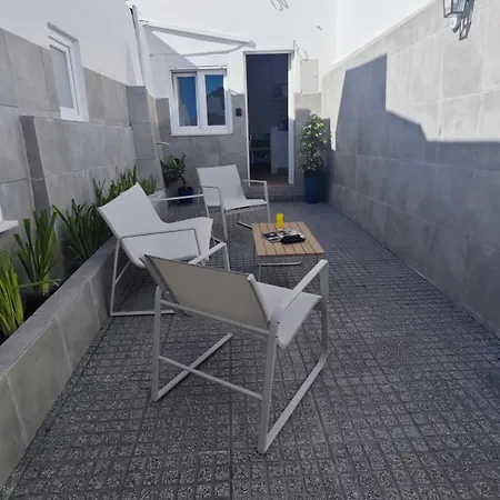 Garden 105 Apartment *